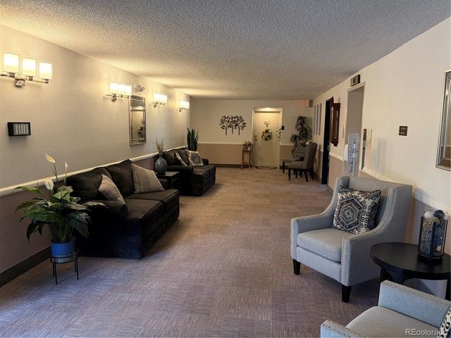 13800 E Marina Dr 102, Aurora, CO 80014