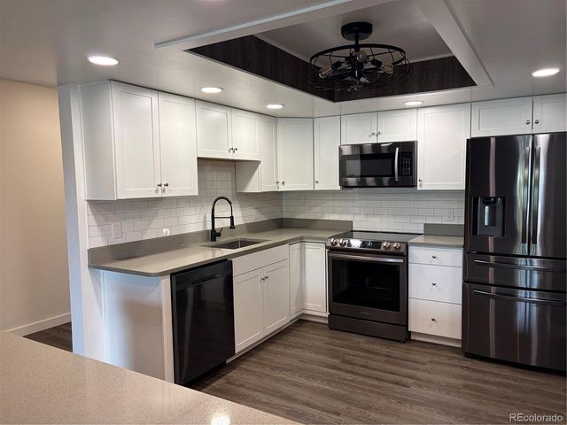 13800 E Marina Dr 102, Aurora, CO 80014