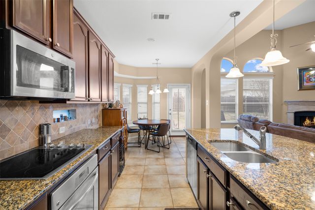 1725 Quails Nest Drive, Fort Worth, TX 76177