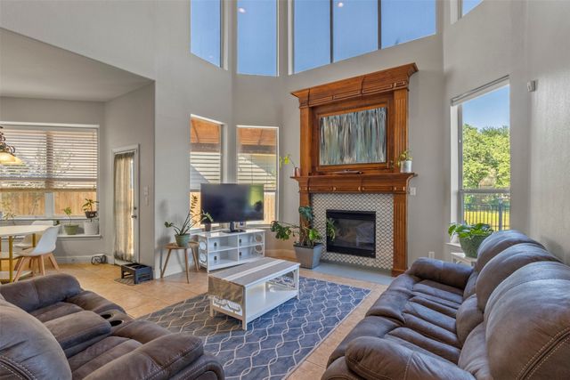 2302 Grizzly Run Lane, Euless, TX 76039