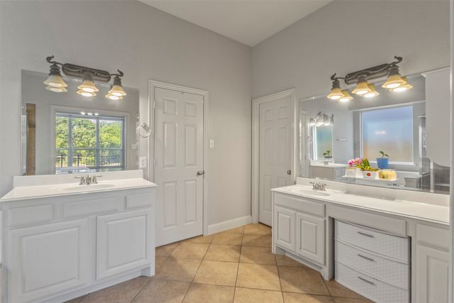 2302 Grizzly Run Lane, Euless, TX 76039