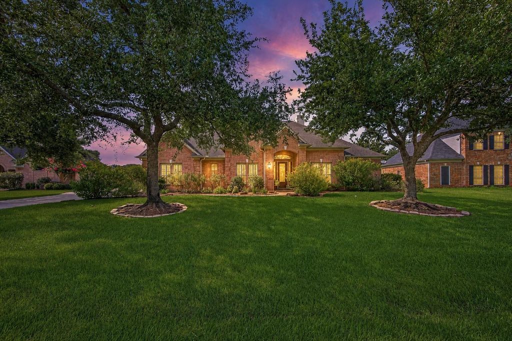 5219 Waterbeck Street, Fulshear, TX 77441