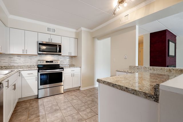 3704 215th Street 205, Matteson, IL 60443