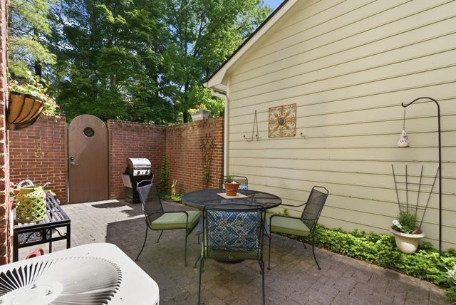 1152 Turkey Foot Road, Lexington, KY 40502
