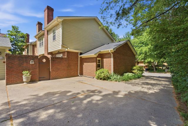 1152 Turkey Foot Road, Lexington, KY 40502