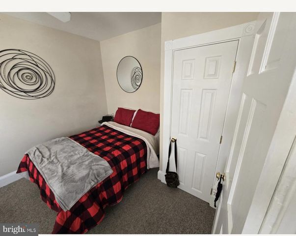 511 CHESTER PIKE, Sharon Hill, PA 19079