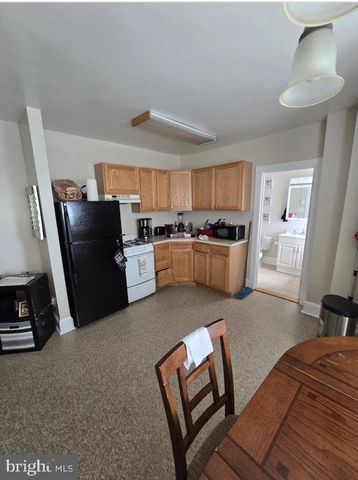 511 CHESTER PIKE, Sharon Hill, PA 19079