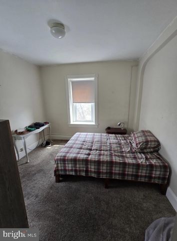 511 CHESTER PIKE, Sharon Hill, PA 19079