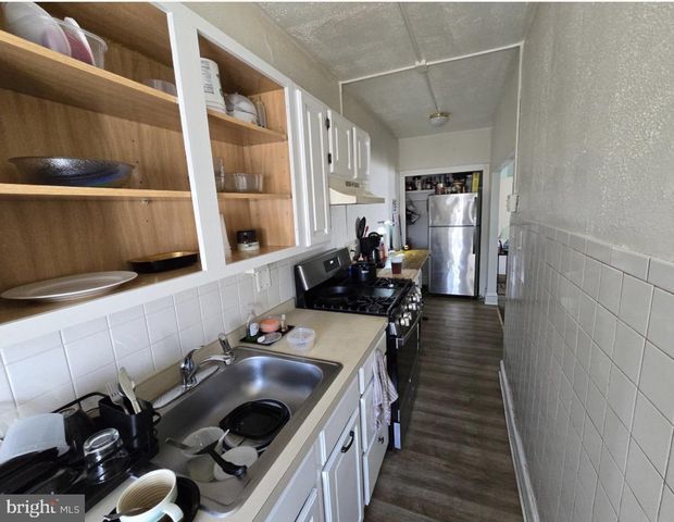 511 CHESTER PIKE, Sharon Hill, PA 19079