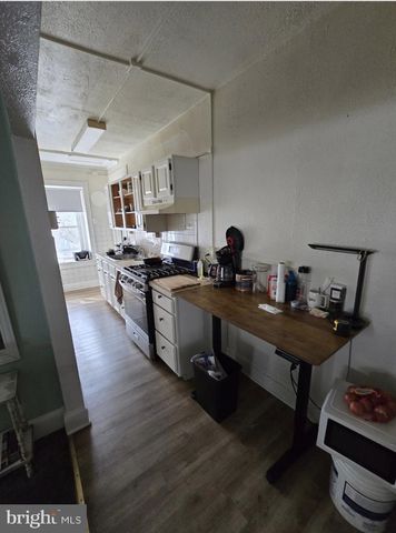 511 CHESTER PIKE, Sharon Hill, PA 19079