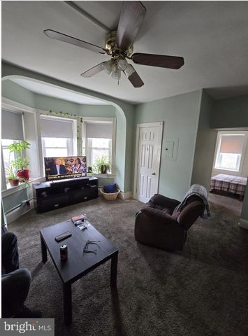 511 CHESTER PIKE, Sharon Hill, PA 19079