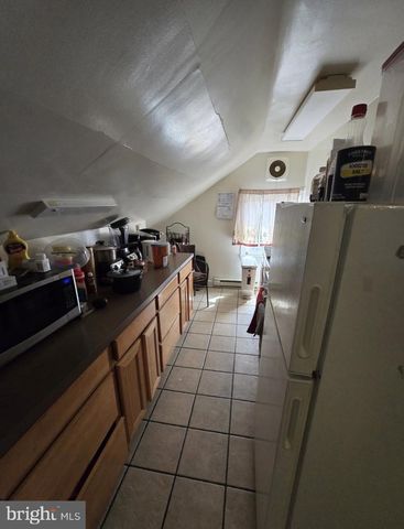 511 CHESTER PIKE, Sharon Hill, PA 19079