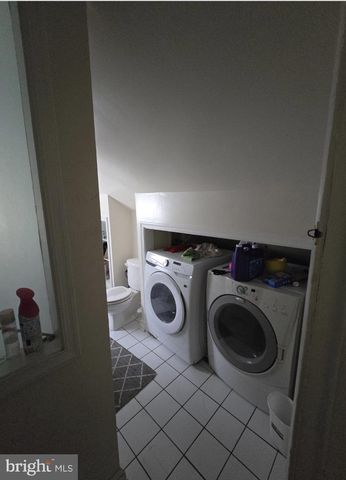 511 CHESTER PIKE, Sharon Hill, PA 19079