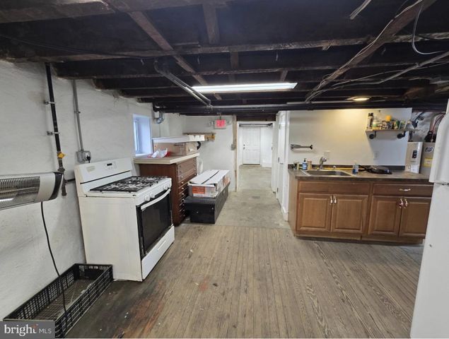 511 CHESTER PIKE, Sharon Hill, PA 19079