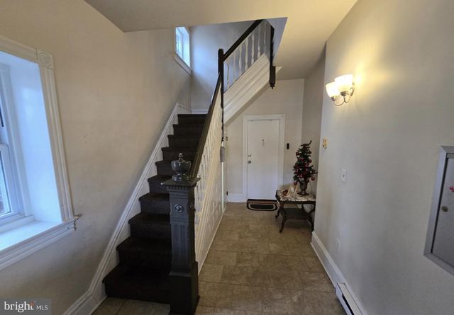 511 CHESTER PIKE, Sharon Hill, PA 19079