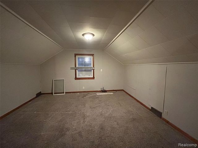 6718 Grandville Avenue, Detroit, MI 48228