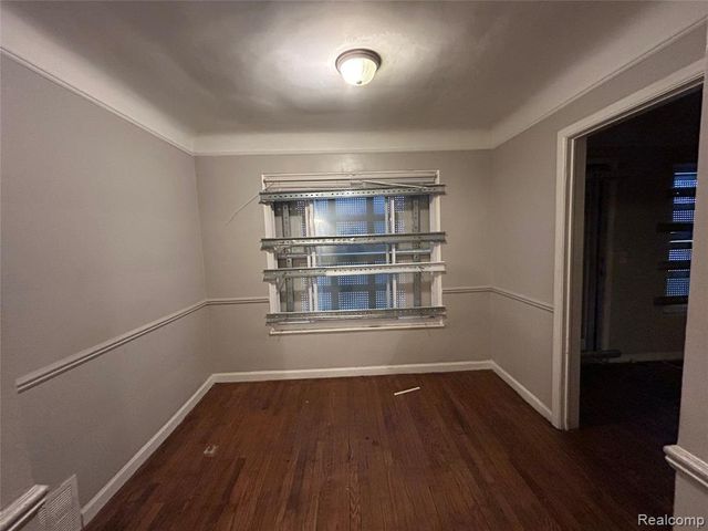 6718 Grandville Avenue, Detroit, MI 48228