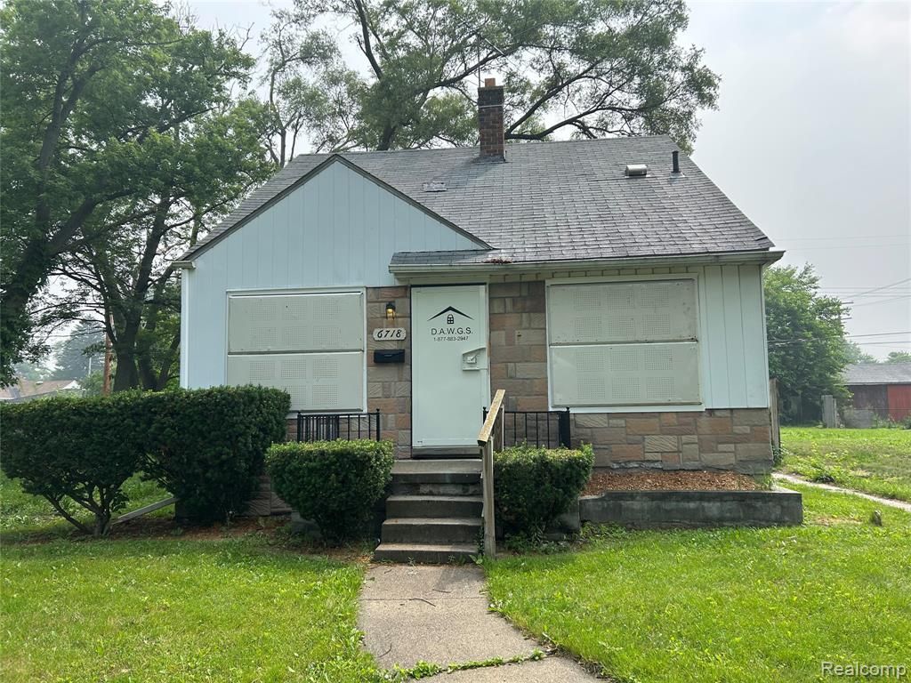 6718 Grandville Avenue, Detroit, MI 48228