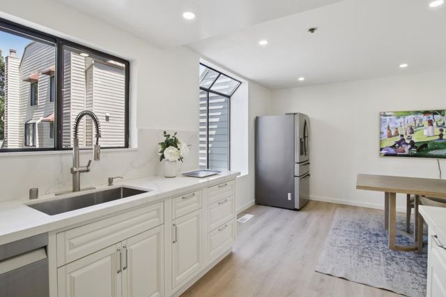 767 Loma Verde B, Palo Alto, CA 94303
