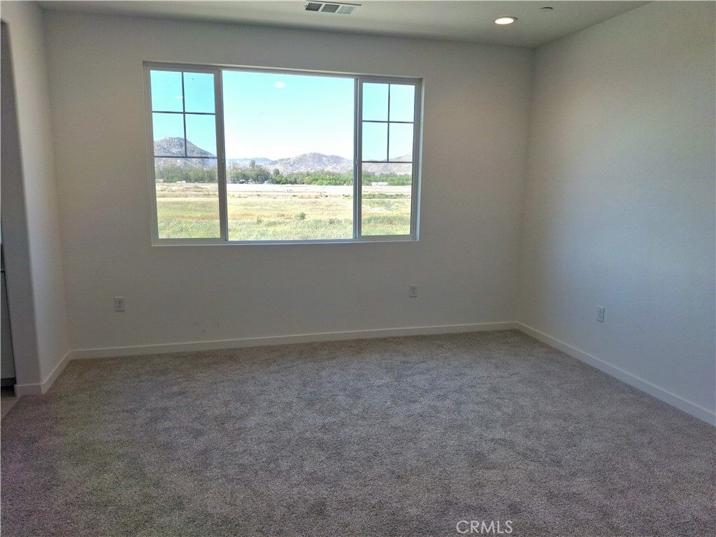 Image 12 of property listing at 31322 MINERS RIDGE Loop, Winchester, CA 92596