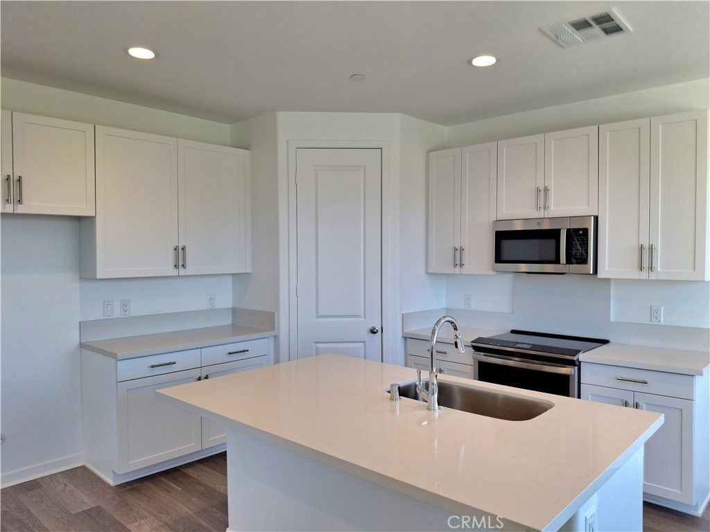Image 3 of property listing at 31322 MINERS RIDGE Loop, Winchester, CA 92596