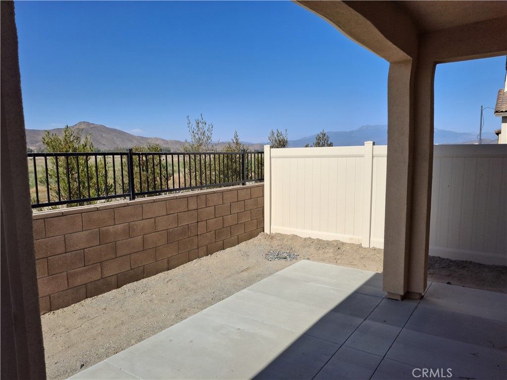 Image 7 of property listing at 31322 MINERS RIDGE Loop, Winchester, CA 92596
