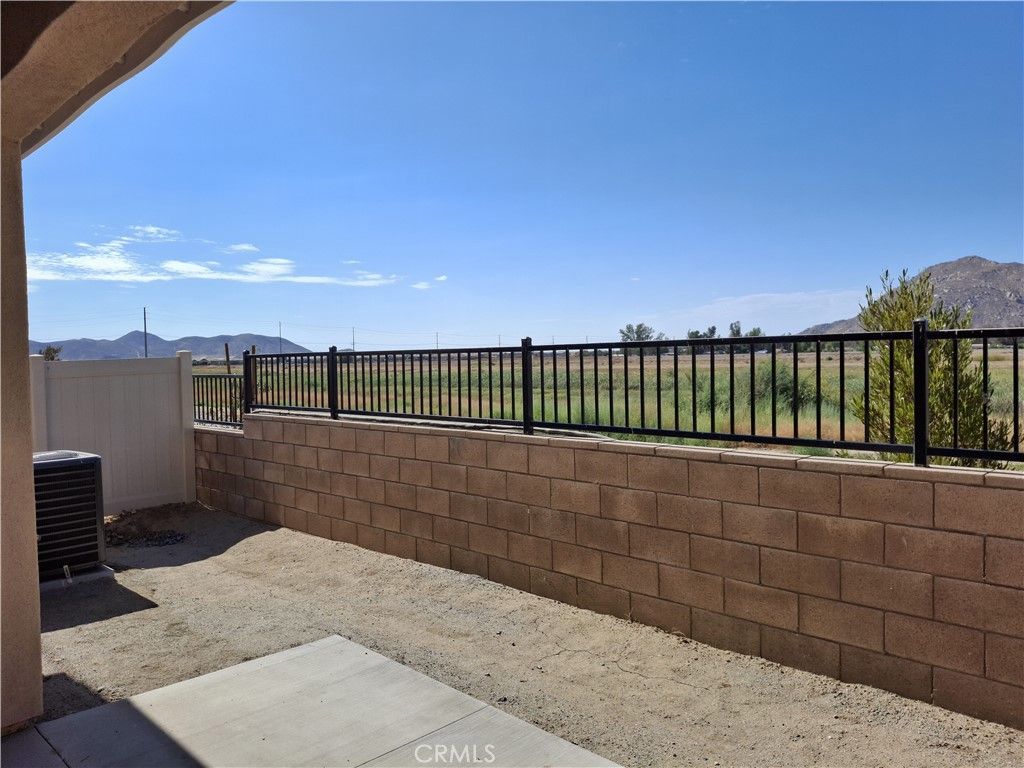 Image 9 of property listing at 31322 MINERS RIDGE Loop, Winchester, CA 92596