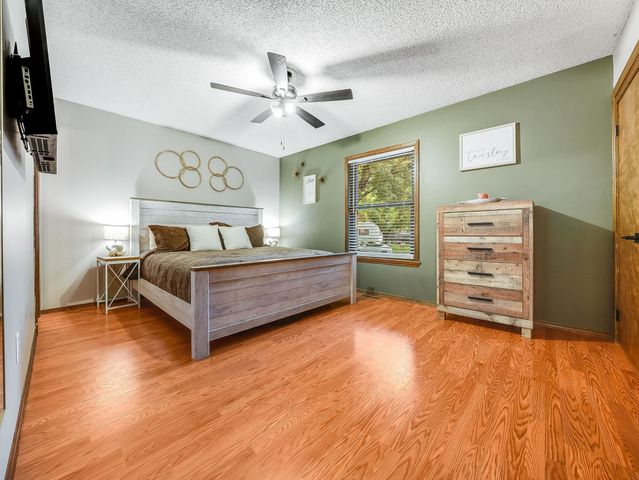 1409 N Wagon Wheel Ct, Derby, KS 67037