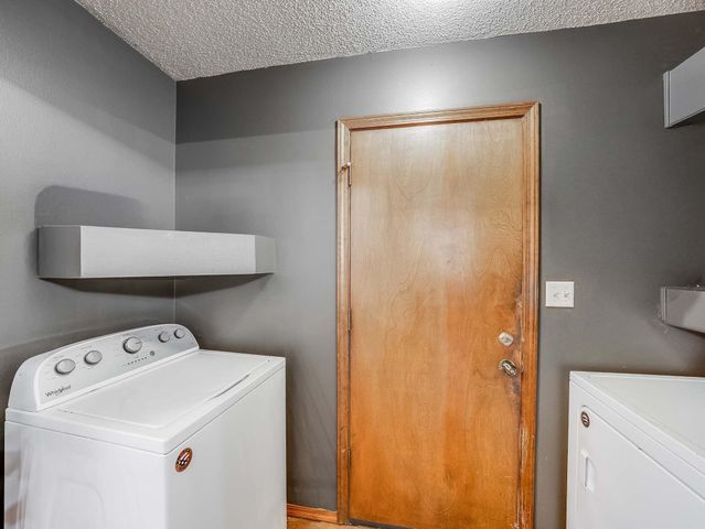 1409 N Wagon Wheel Ct, Derby, KS 67037