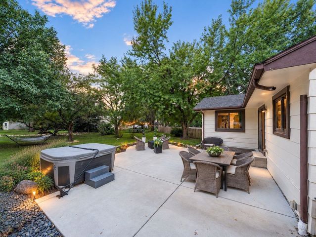 1409 N Wagon Wheel Ct, Derby, KS 67037