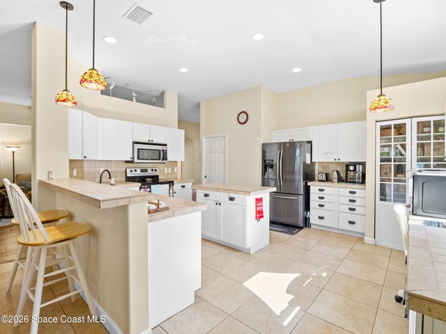 319 Gardendale Circle SE, Palm Bay, FL 32909