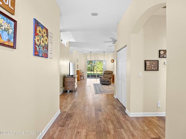 319 Gardendale Circle SE, Palm Bay, FL 32909