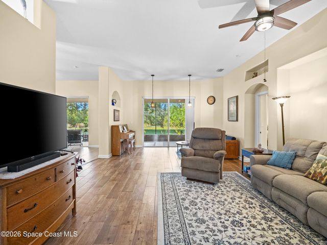 319 Gardendale Circle SE, Palm Bay, FL 32909