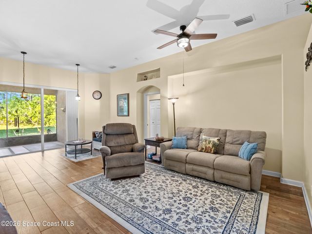 319 Gardendale Circle SE, Palm Bay, FL 32909