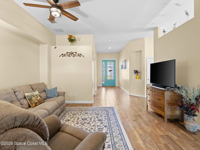 319 Gardendale Circle SE, Palm Bay, FL 32909