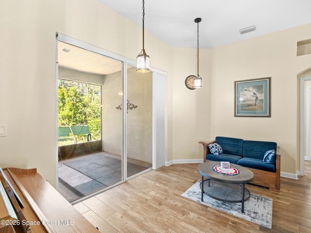 319 Gardendale Circle SE, Palm Bay, FL 32909
