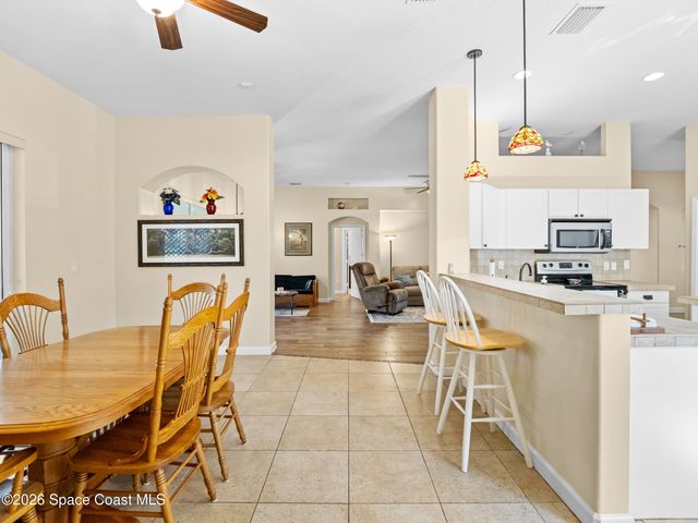 319 Gardendale Circle SE, Palm Bay, FL 32909
