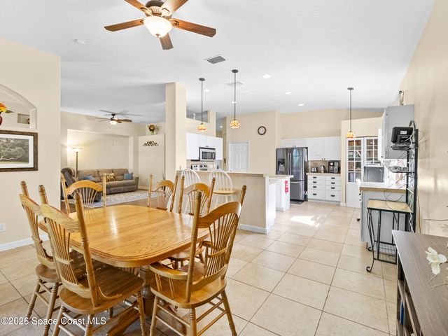 319 Gardendale Circle SE, Palm Bay, FL 32909