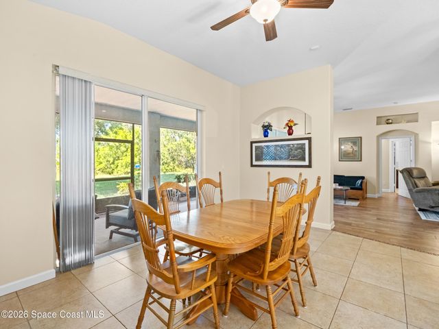 319 Gardendale Circle SE, Palm Bay, FL 32909