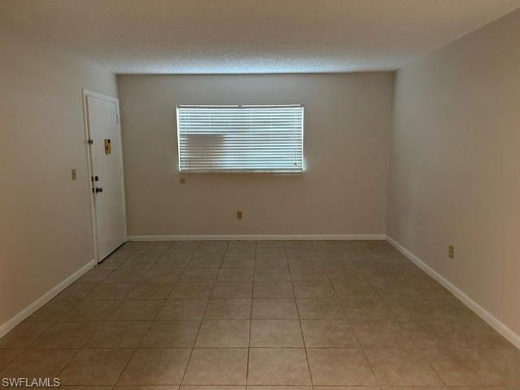 1518 Edgewater CIR 2A, FORT MYERS, FL 33919 — photo 2