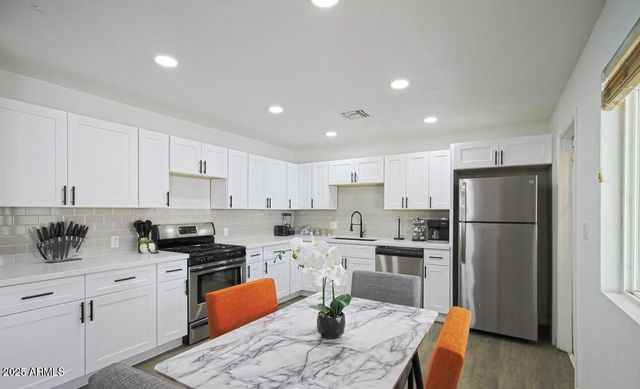 1323 W 10TH Place, Tempe, AZ 85281