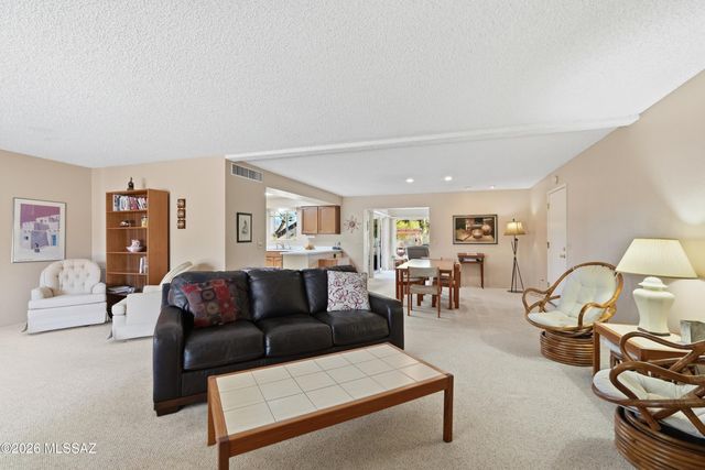 661 W Vía De Suenos, Green Valley, AZ 85622