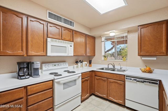 661 W Vía De Suenos, Green Valley, AZ 85622
