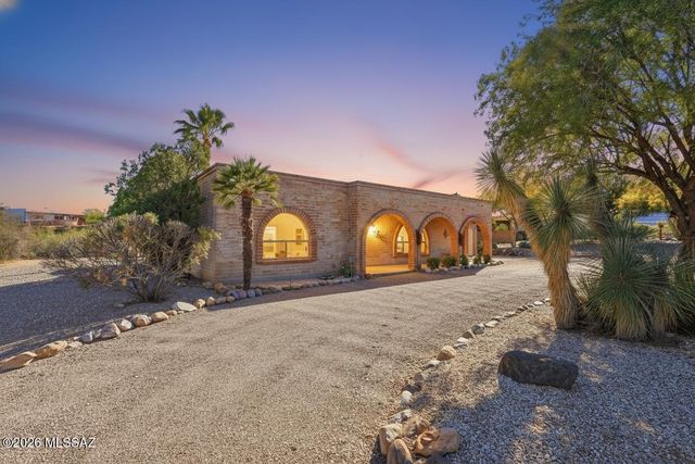 661 W Vía De Suenos, Green Valley, AZ 85622