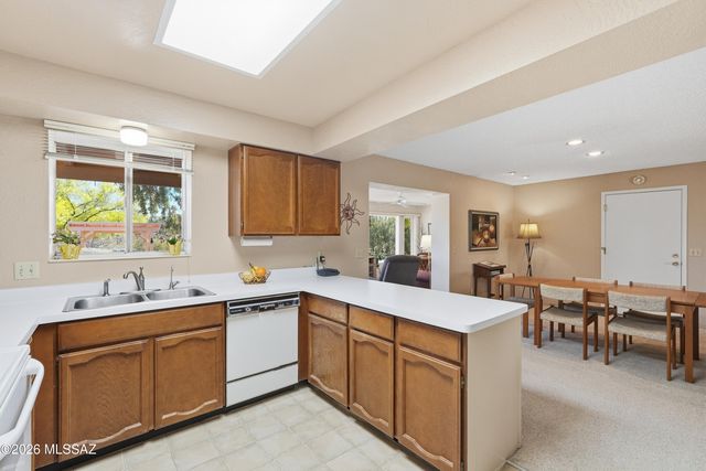 661 W Vía De Suenos, Green Valley, AZ 85622