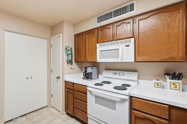 661 W Vía De Suenos, Green Valley, AZ 85622