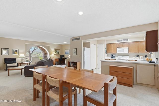 661 W Vía De Suenos, Green Valley, AZ 85622