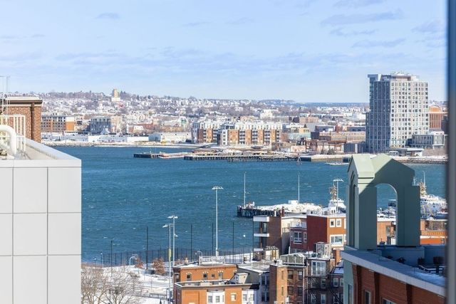 100 Lovejoy Wharf PH1A, Boston, MA 02114