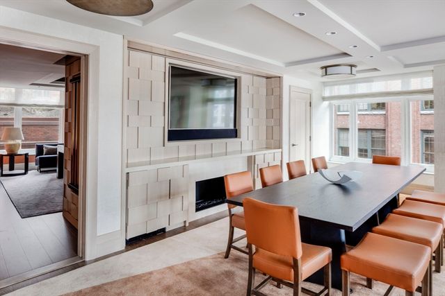 100 Lovejoy Wharf PH1A, Boston, MA 02114