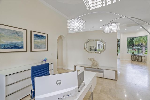 2534 Golf View Dr, Weston, FL 33327